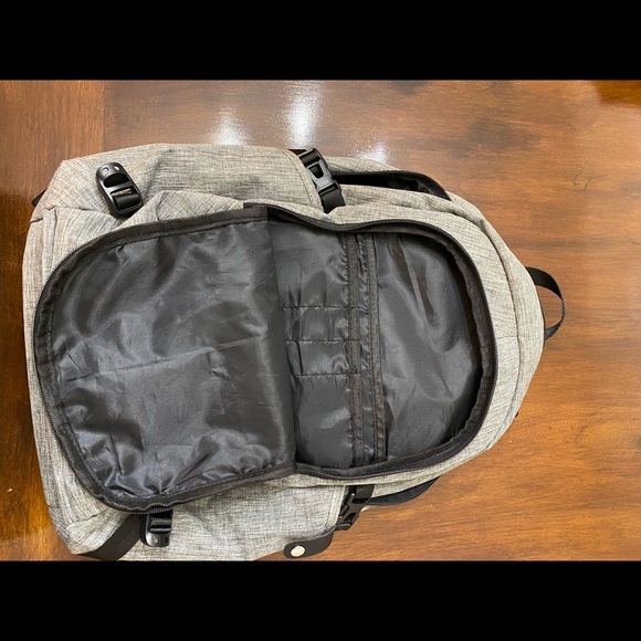Mancro travel laptop backpack w/ USB port. 🚹or🚺 - Picture 3 of 8